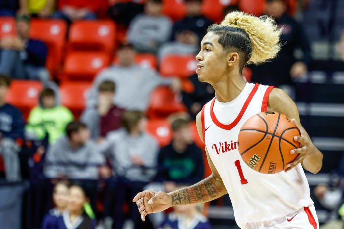 Homewood-Flossmoor New Trier Illinois boys basketball March 8 2024 Nate Latsch 26672